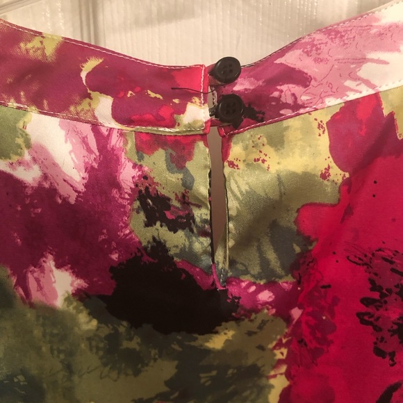 Gorgeous Como Woman Sleeveless Top (1X) - Picture 5 of 6